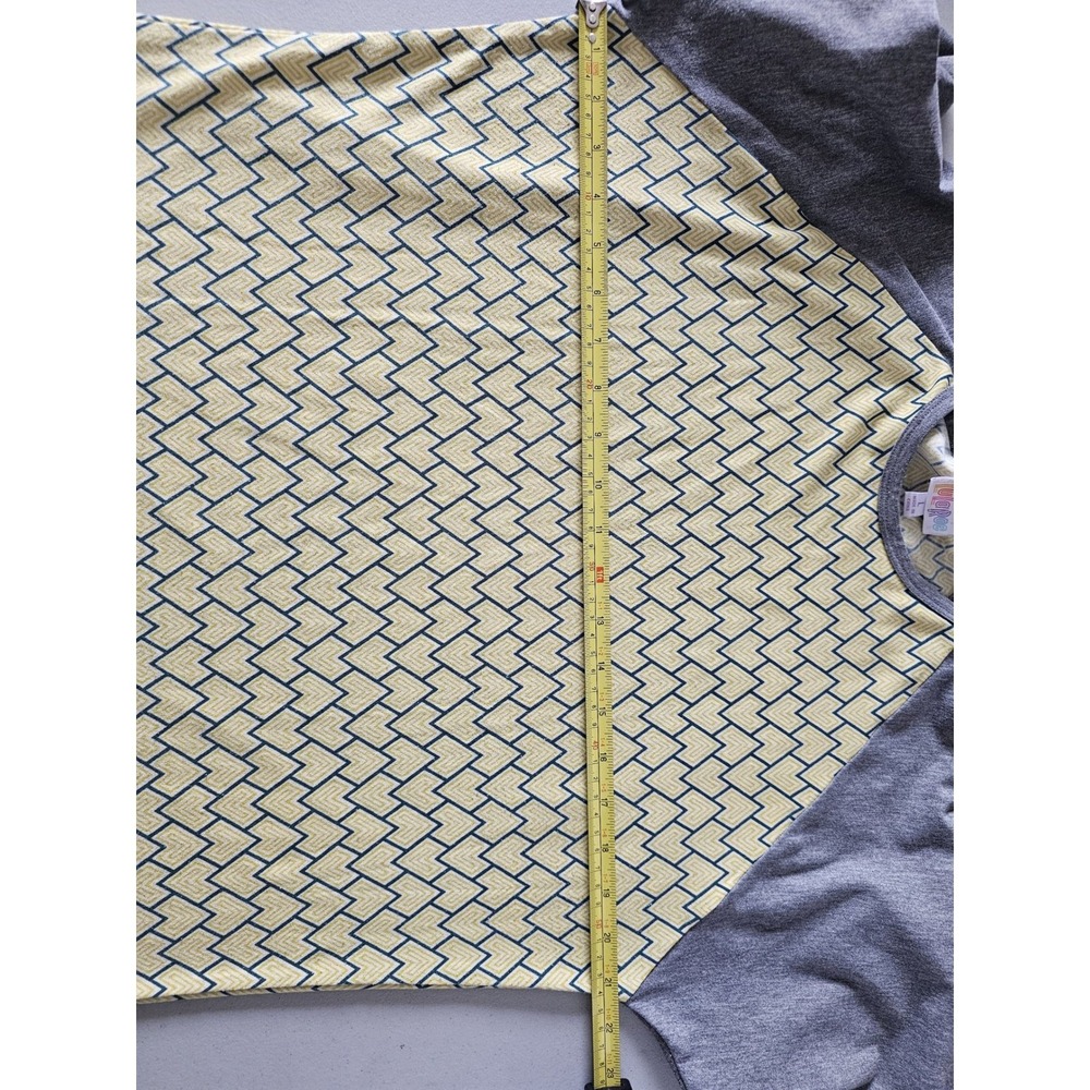 LuLaRoe Randy Baseball Tee Womens‎ Large Yellow Grey Geometric Raglan 3/4 Sleeve - Picture 11 of 12